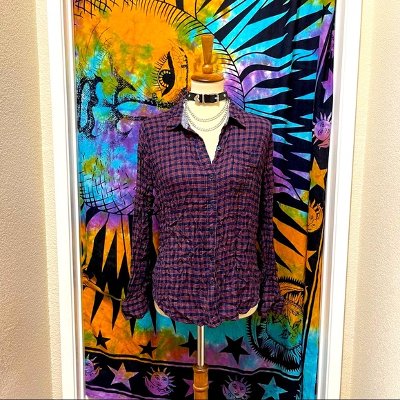 🌈 Lovely plaid button detail top - Picture 2 of 11